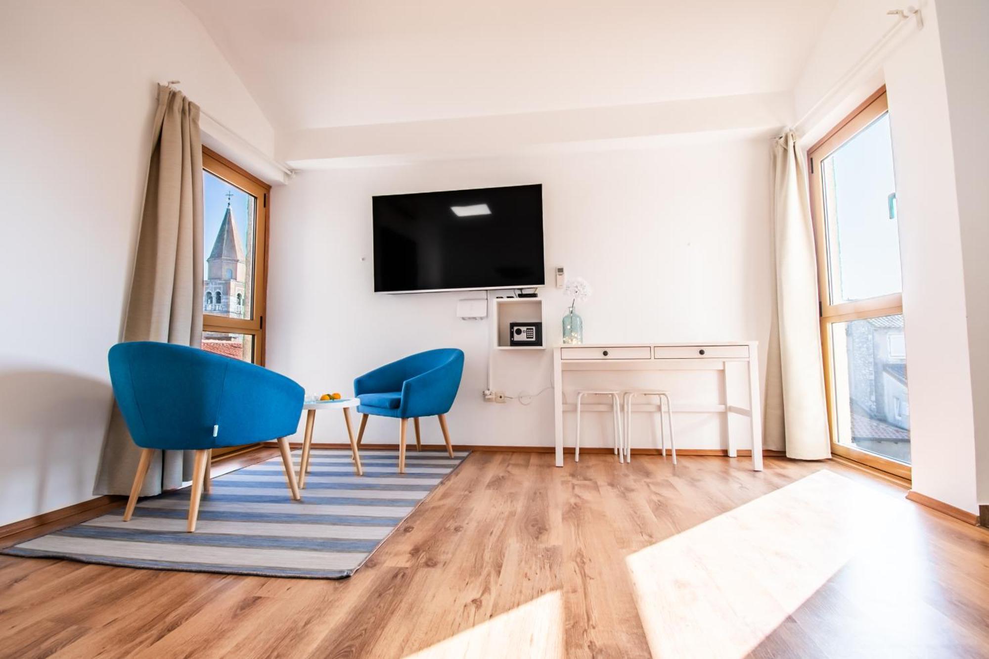Umag Seafront Seaview Center Apartments Old Town 1,2,3,4 By Rentistra Dış mekan fotoğraf