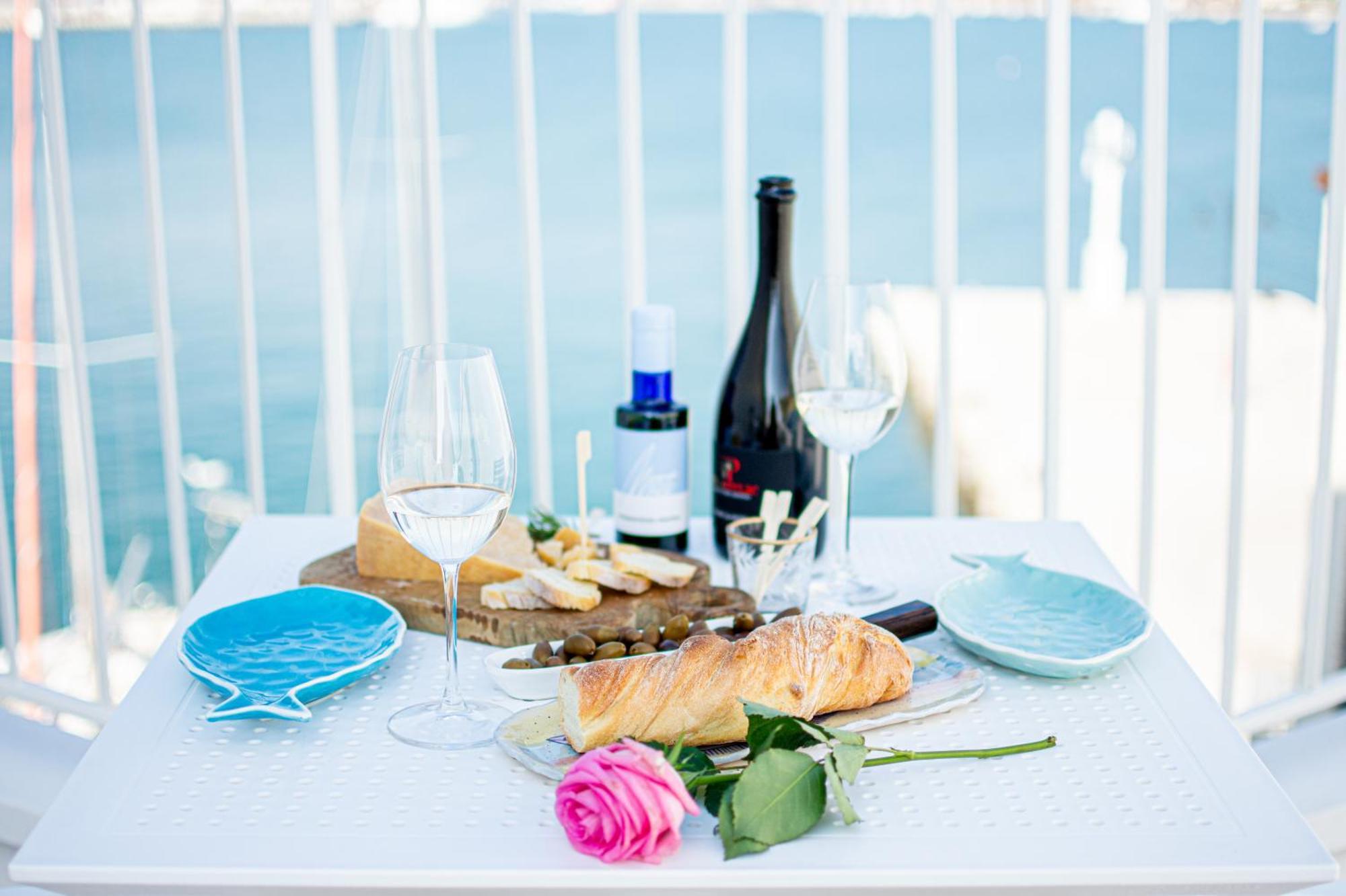 Umag Seafront Seaview Center Apartments Old Town 1,2,3,4 By Rentistra Dış mekan fotoğraf